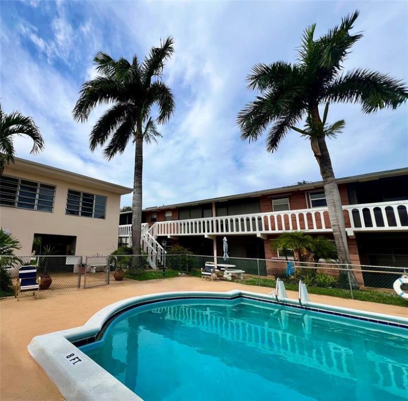 160 NE 8th Avenue, Unit 1b, Hallandale Beach, FL 33009 Photo
