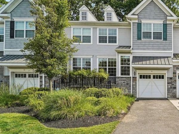 24 Pineview Drive, WALDWICK, NJ 07463