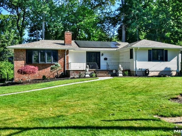 43 Overlook Court, RAMSEY, NJ 07446