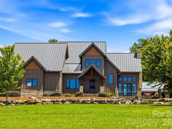 4862 Pinnacle Mountain Road , Zirconia, NC 28790