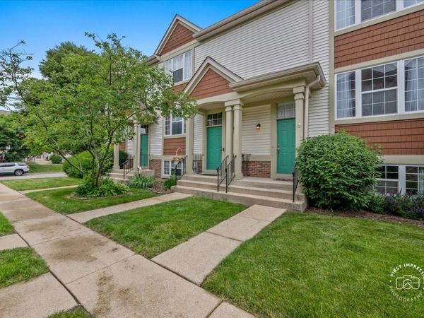 1637 Orchard Court , West Chicago, IL 60185