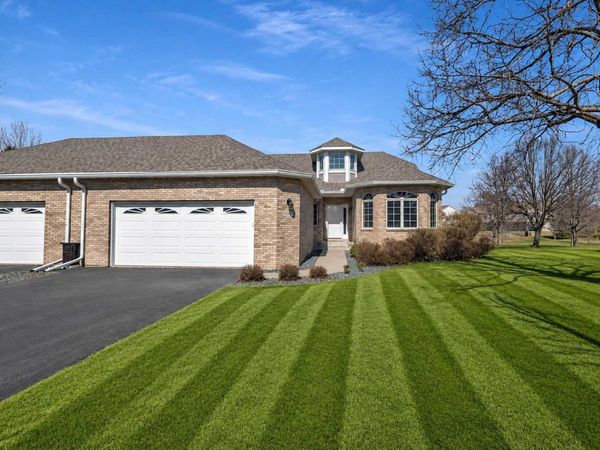 10408 Eagle Pointe Trail , Woodbury, MN 55129