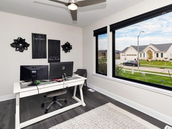 16202 Goodman Drive, Urbandale, IA 50323