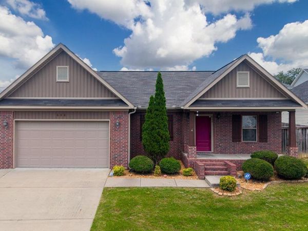 608 Surrey Lane, Benton, AR 72015