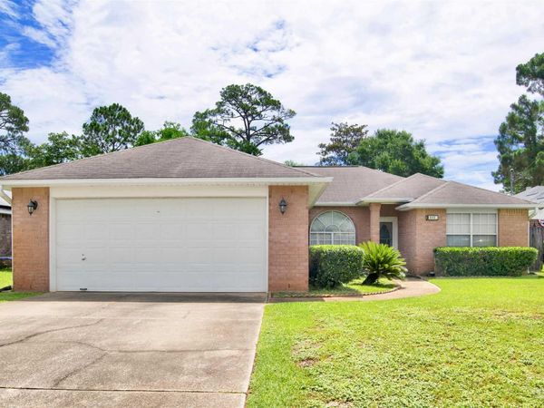 408 Westlake Dr, Pensacola, FL 32506