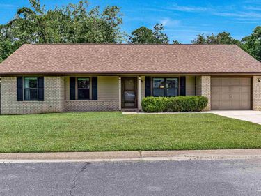 7605 Old Hickory Dr, Pensacola, FL 32507