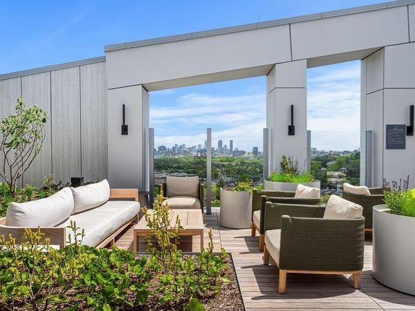 1515 Commonwealth Ave, Unit 605, Boston, MA 02135