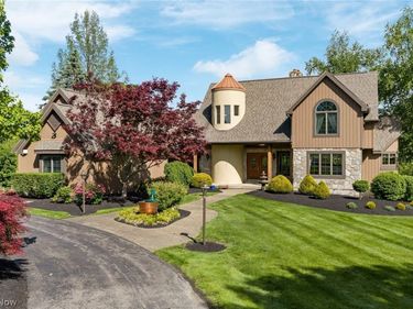 8335 Ravenna Road , Twinsburg, OH 44087