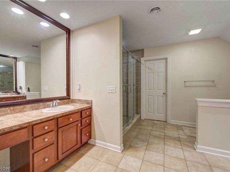 6424 Oak Point Estates, Lorain, OH 44053 Photo 24