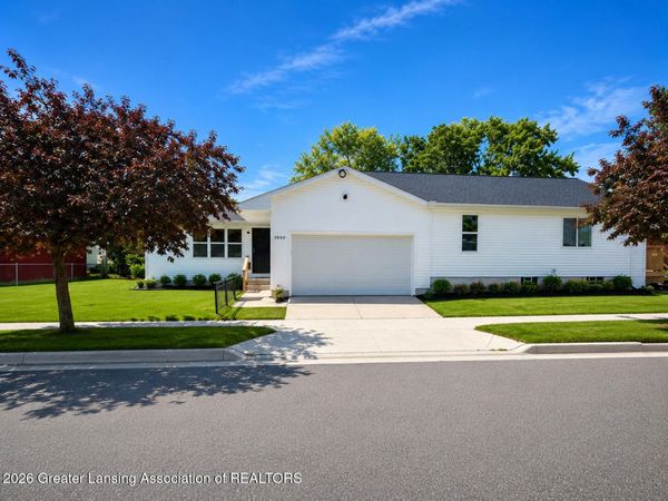 1000 Samantha Avenue, Lansing, MI 48910