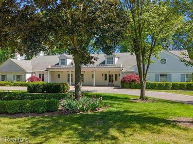 674 Rudgate Road, Bloomfield Hills, MI 48304