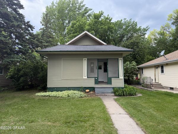 611 WALSH Street , Crookston, MN 56716