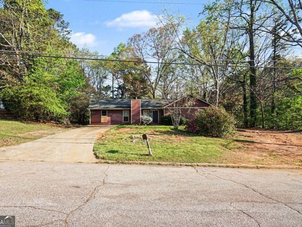 1727 Vauxhall Drive, Lithonia, GA 30058