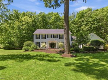 15 Martingale Court, Chagrin Falls, OH 44022