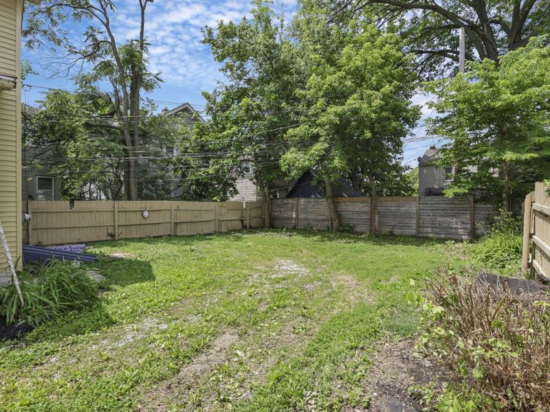 2579 Dayton Avenue, Columbus, OH 43202 Photo 11