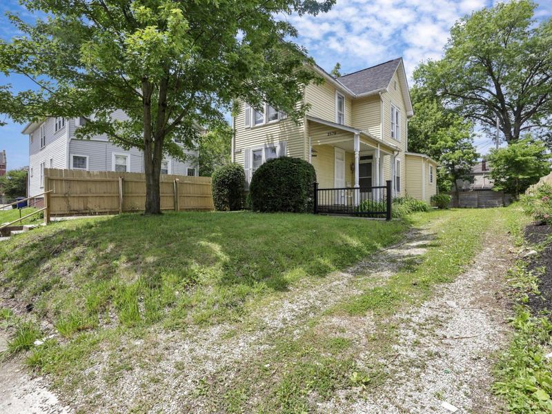 2579 Dayton Avenue, Columbus, OH 43202 Photo 3