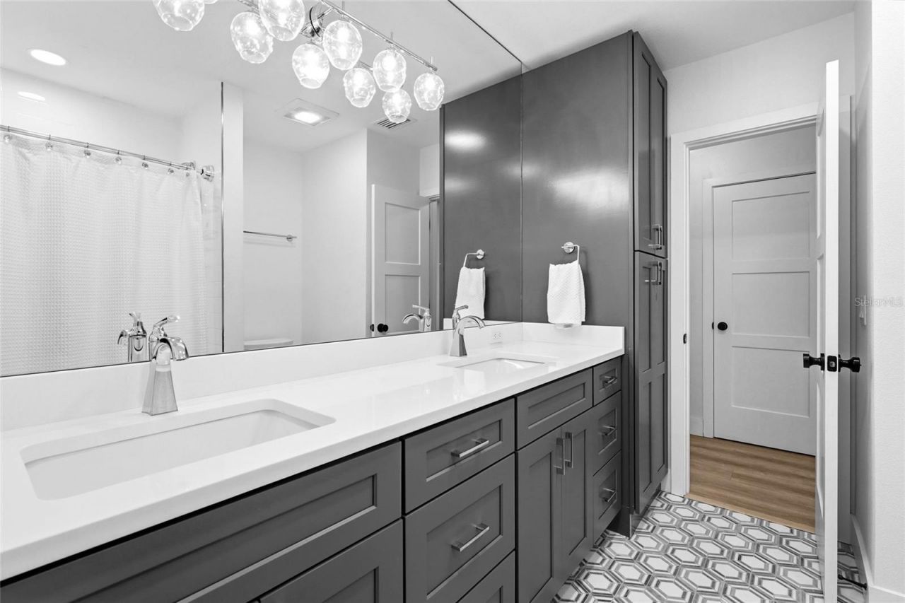 2480 Alameda Avenue, Sarasota, FL 34234 Photo