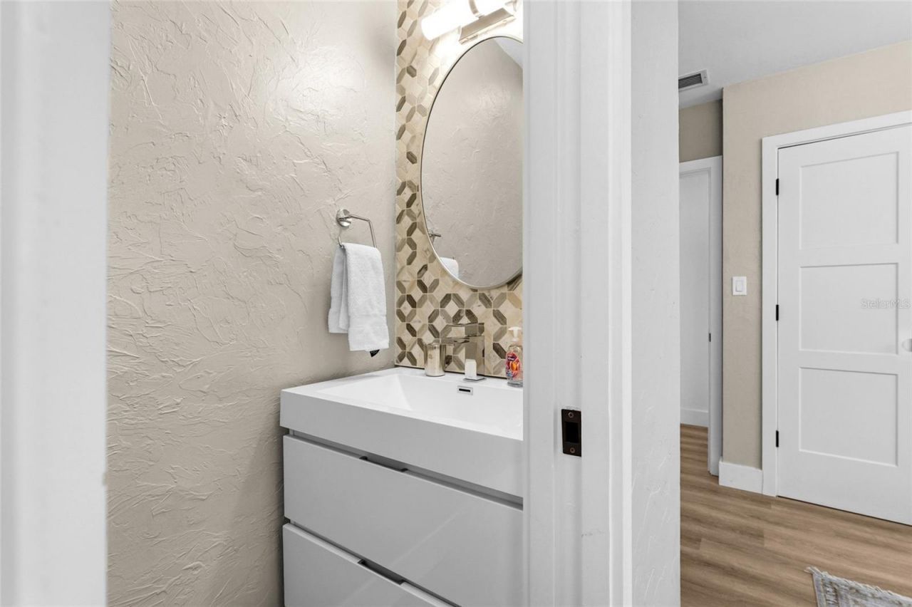 2480 Alameda Avenue, Sarasota, FL 34234 Photo
