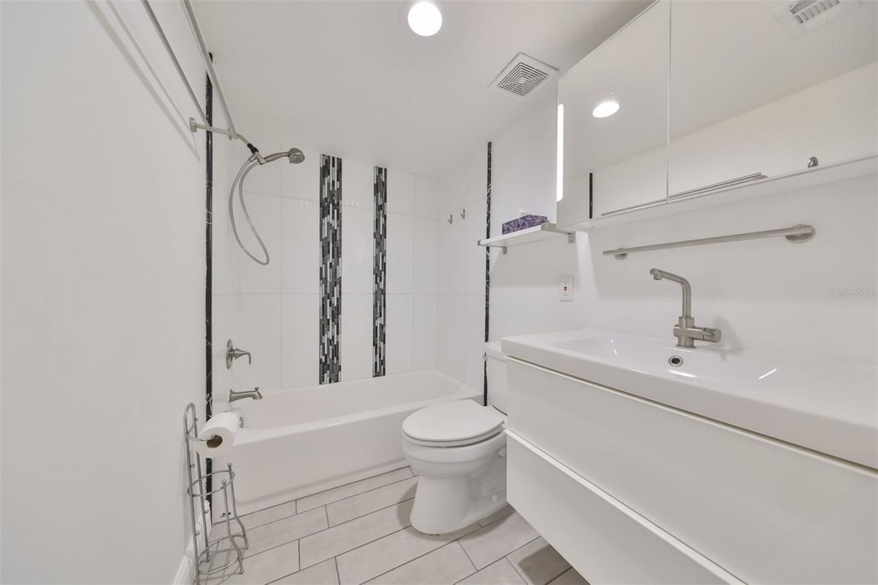 1028 Apollo Beach Boulevard, Unit 102, Apollo Beach, FL 33572 Photo