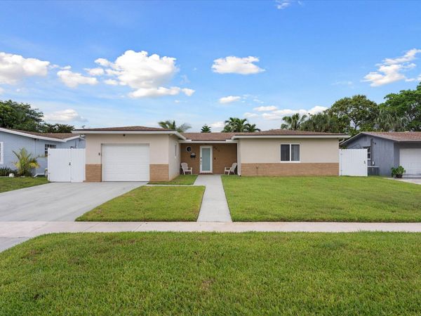 6515 SW 8th Place, North Lauderdale, FL 33068