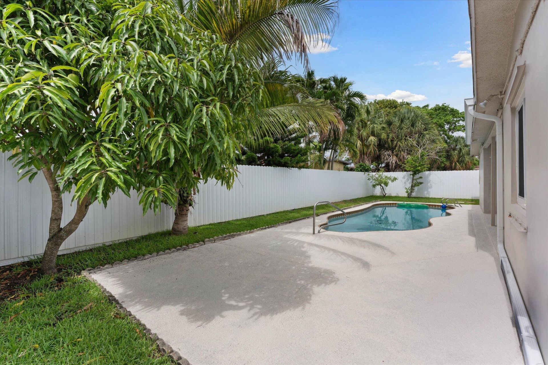 6515 SW 8th Place, North Lauderdale, FL 33068 Photo