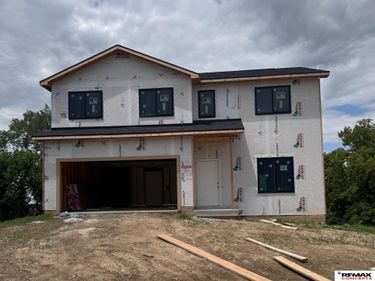 4032 Woodside Village Court, Lincoln, NE 68528