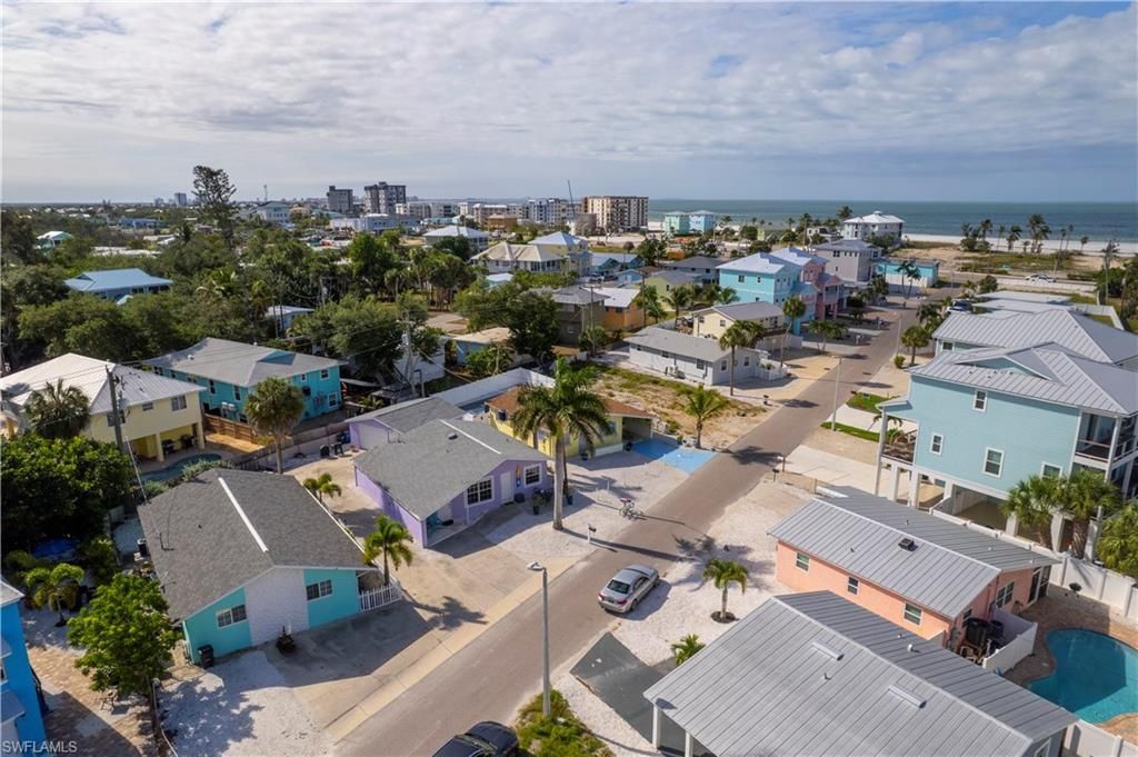 216 Fairweather Ln, Fort Myers Beach, FL 33931 Photo