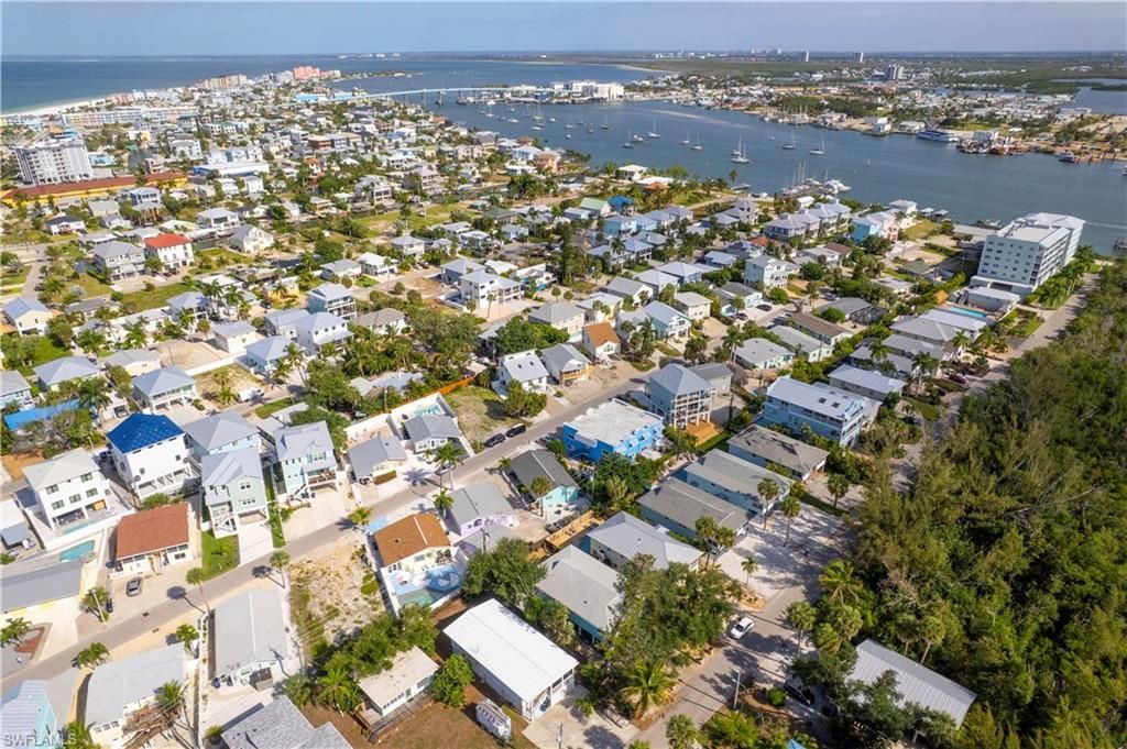 216 Fairweather Ln, Fort Myers Beach, FL 33931 Photo