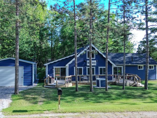 100 Redwine Drive, Houghton Lake, MI 48629