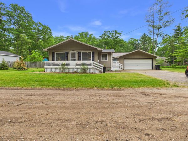 225 Goebel Avenue, Roscommon, MI 48653