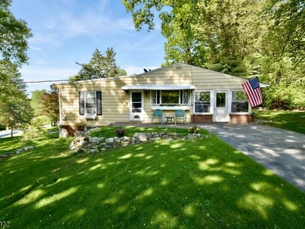2 Elm Rd, Hardyston, NJ 07419