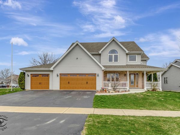319 Mallards Cove, Beecher, IL 60401