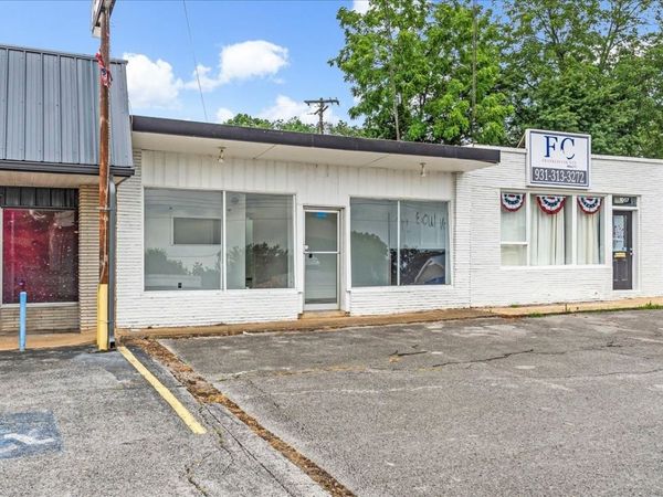 1055 Dinah Shore Blvd , Winchester, TN 37398