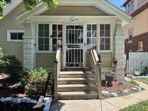 2712 N 50th STREET, Milwaukee, WI 53210