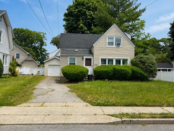 196 Rocklyn Avenue, Lynbrook, NY 11563
