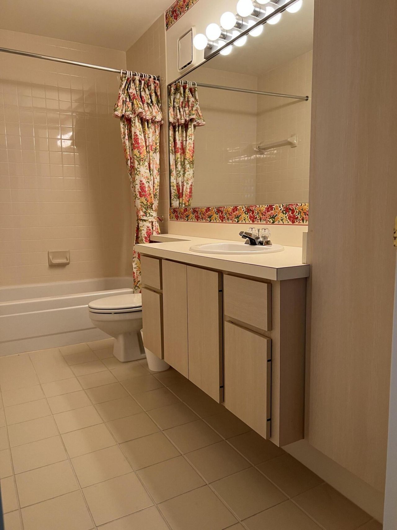 36 Danbury Court, Unit B, Royal Palm Beach, FL 33411 Photo