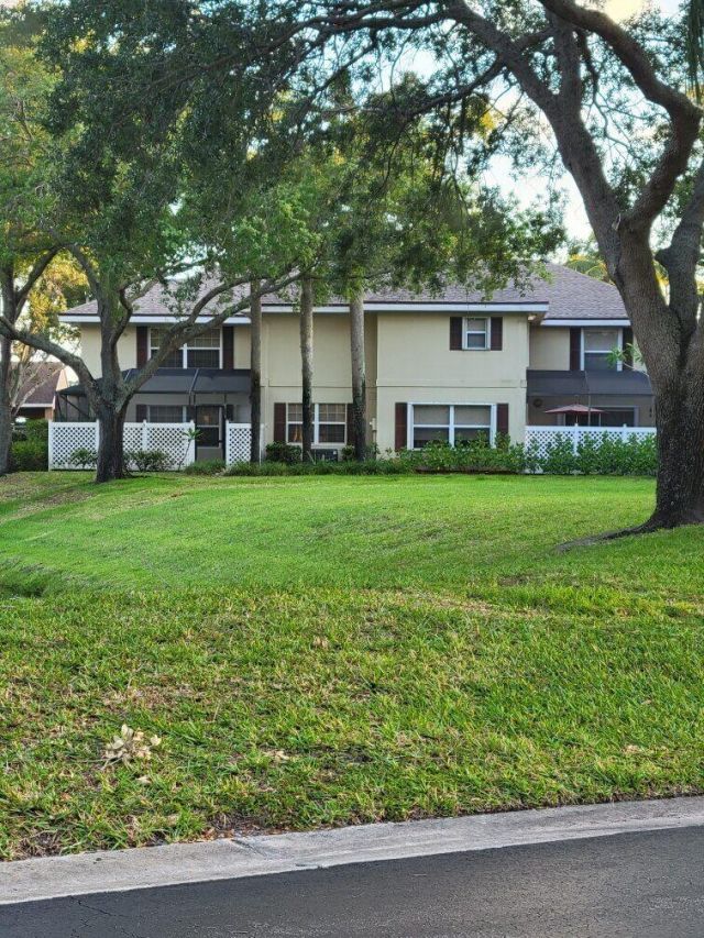 36 Danbury Court, Unit B, Royal Palm Beach, FL 33411 Photo