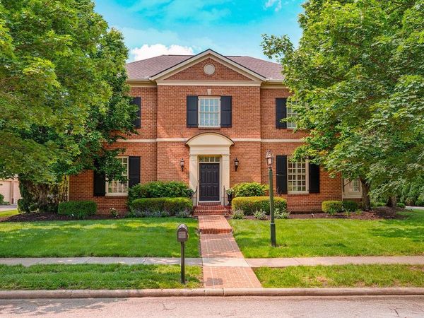 3762 Pembrooke Green E, New Albany, OH 43054