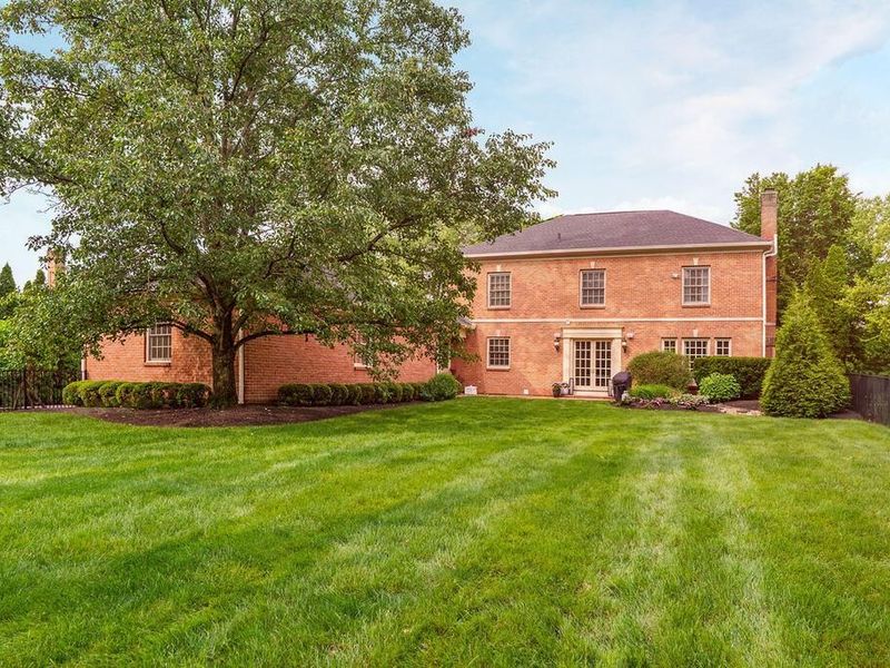 3762 Pembrooke Green E, New Albany, OH 43054 Photo 10