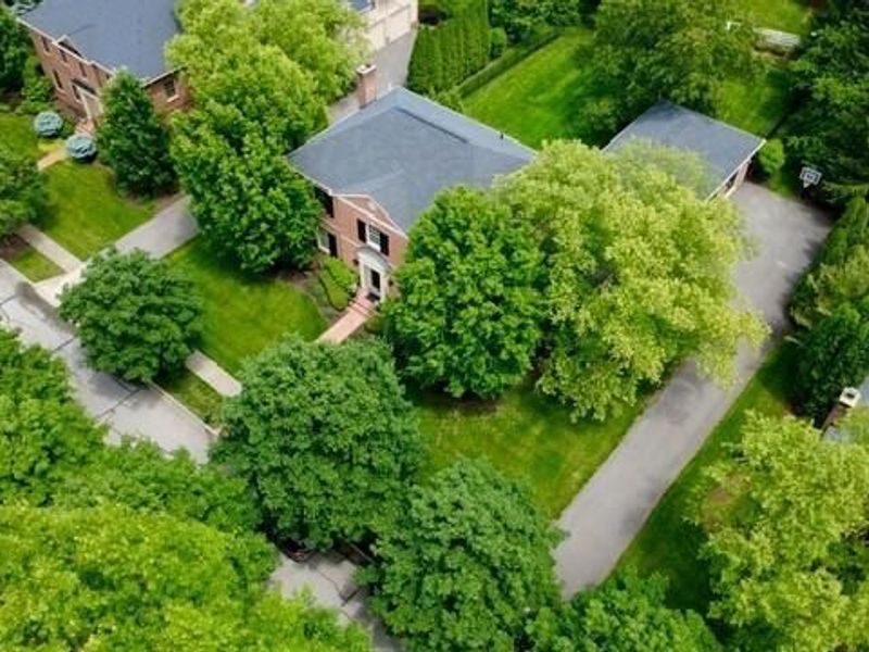 3762 Pembrooke Green E, New Albany, OH 43054 Photo 6