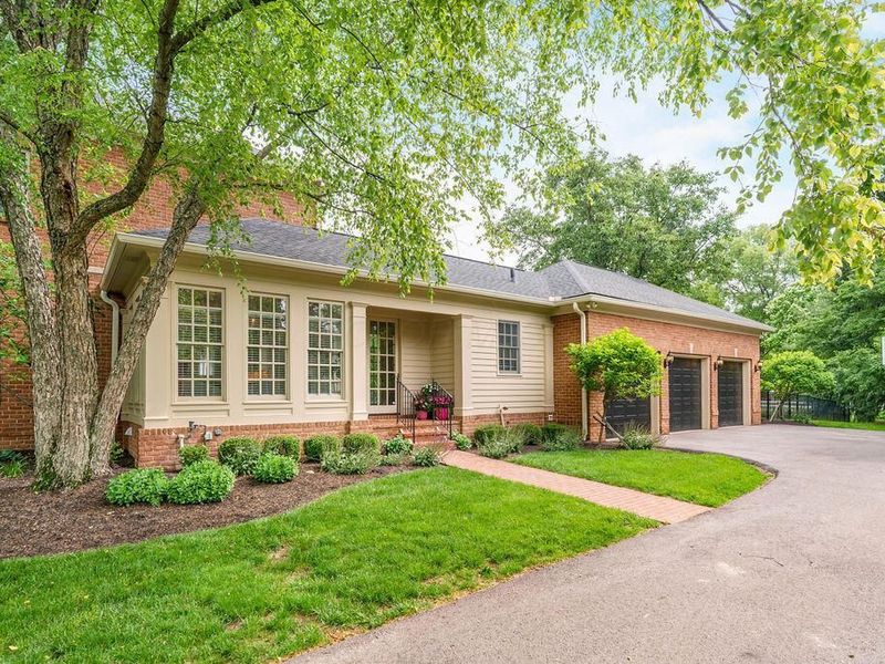 3762 Pembrooke Green E, New Albany, OH 43054 Photo 7