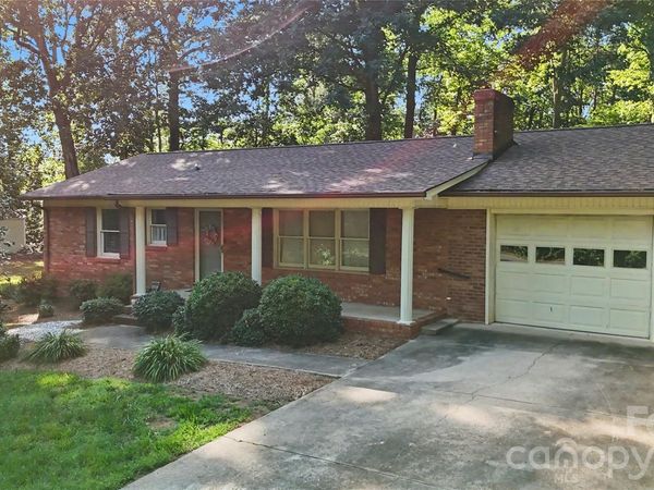 213 Bostian Lake Road, Statesville, NC 28677