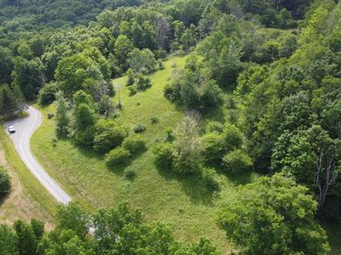 206 Sunset Pass Rd, Slatyfork, WV 26291