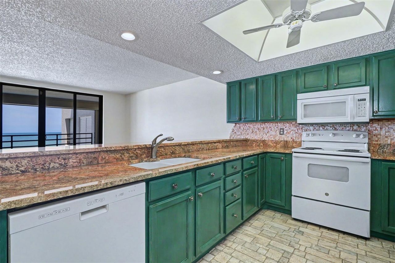 420 Gulf Boulevard, Unit 202, Indian Rocks Beach, FL 33785 Photo
