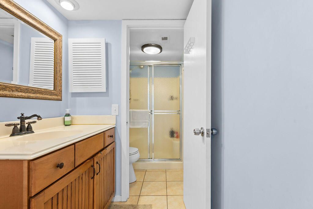 1721 Live Oak Park Photo 32