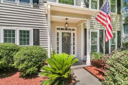 2052 Prospect Hill Drive photo 4