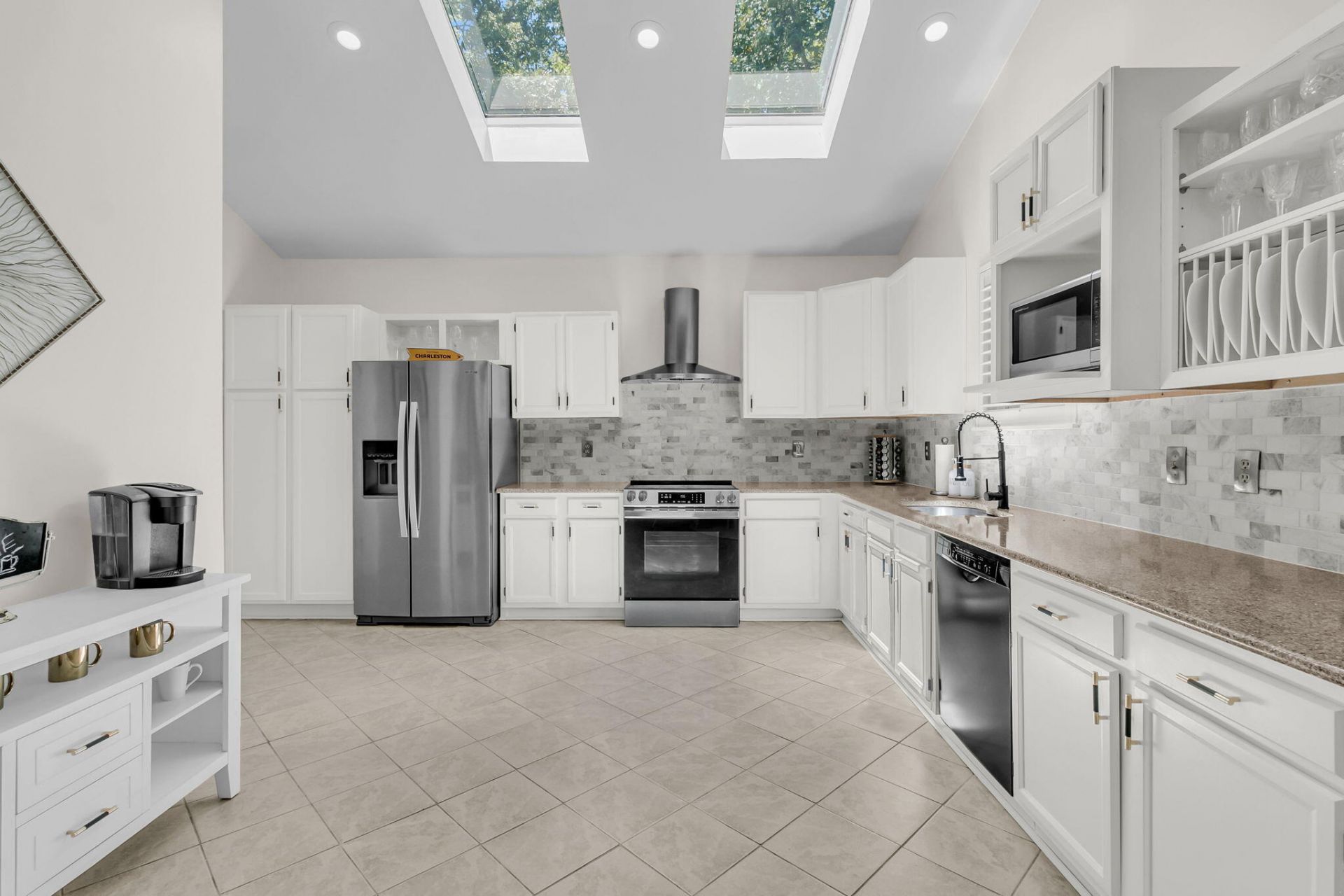 2052 Prospect Hill Drive Photo 4