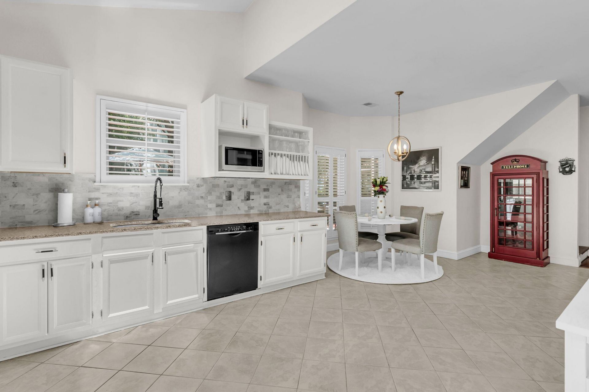 2052 Prospect Hill Drive Photo 6