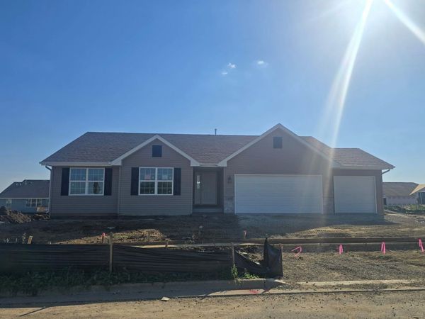 537 HUGHES Parkway, POPLAR GROVE, IL 61065