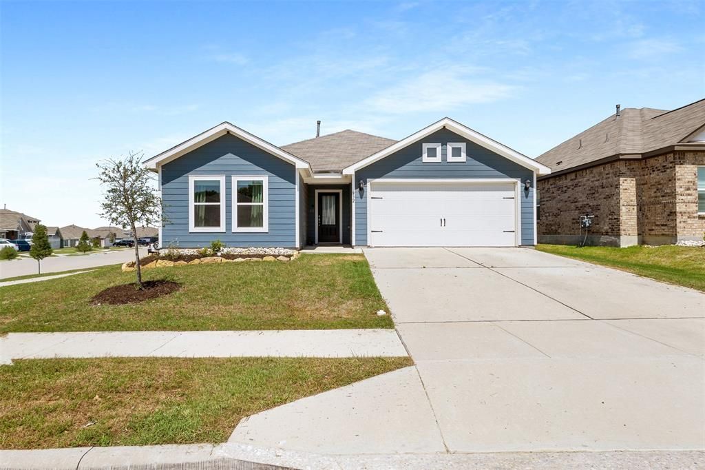932 American Flyer Boulevard, Fort Worth, TX 76108 Main Photo